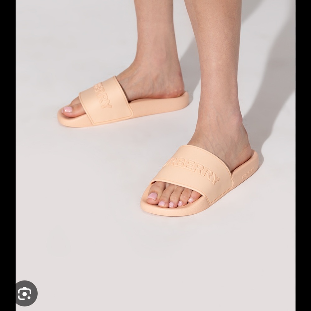 Burberry Women's Peach Slides